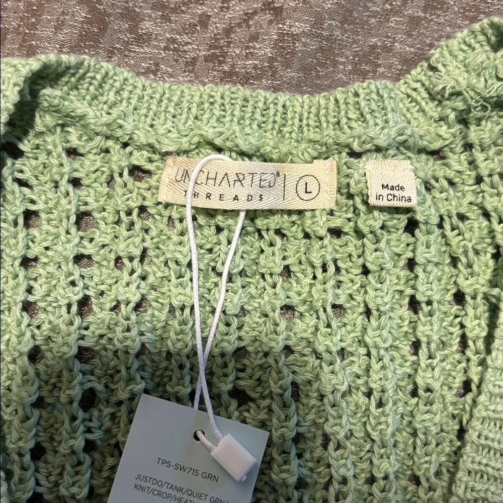 💕NWT! Green Sleeveless Knit Top - Picture 3 of 3